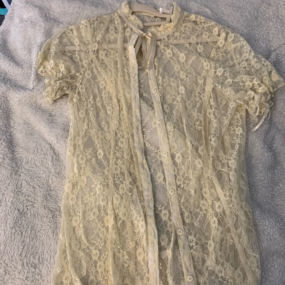 Unqiue vintage lace high top button up